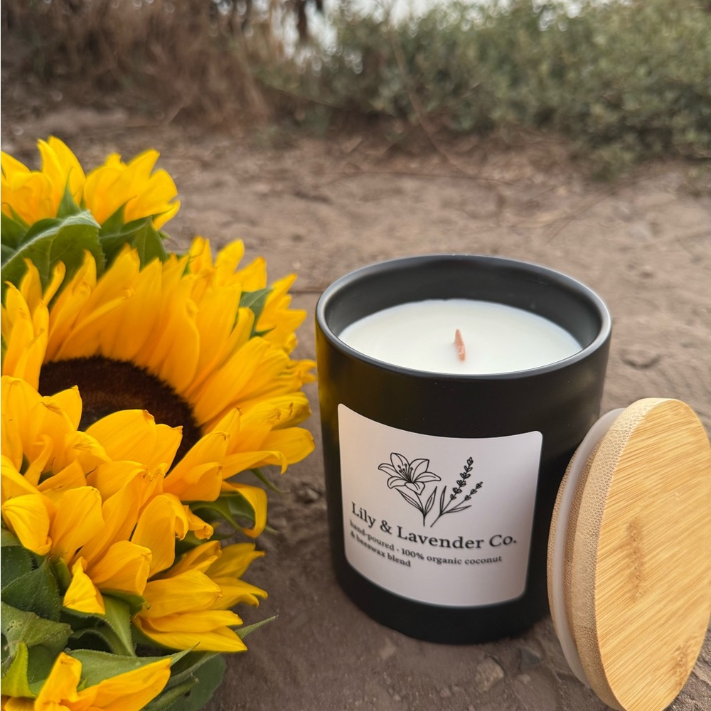 Coconut Vanilla scented Candle, non toxic, organic 15oz - Picture 2 of 5